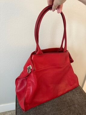 Vintage LEVENGER Fine Leather Tools Turnlock Pebble Leather Hobo Bag in Red 🍒